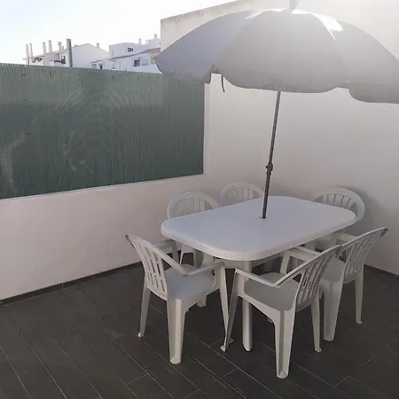 Oura Ii Appartement *